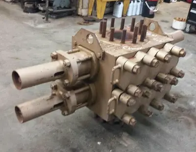 USED SHAFFER 7 1/16" 5M DOUBLE RAM BOP