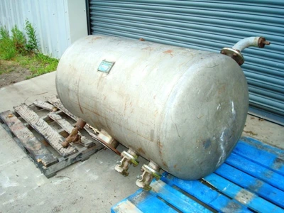 540 L S/S Horizontal Enclosed Tank