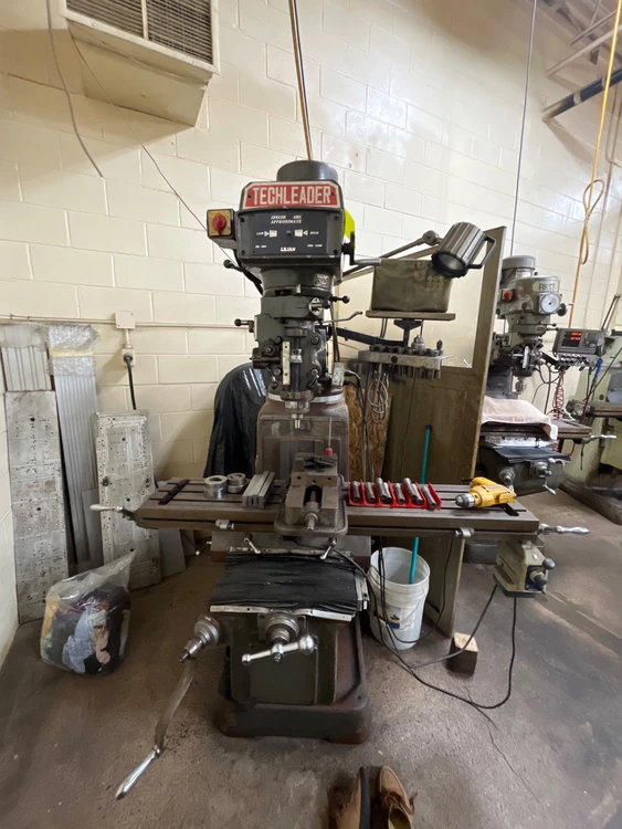 Used 1995 LILIAN MACHINERY 3VHR Vertical Mills Ontario CA | Aucto #1369817