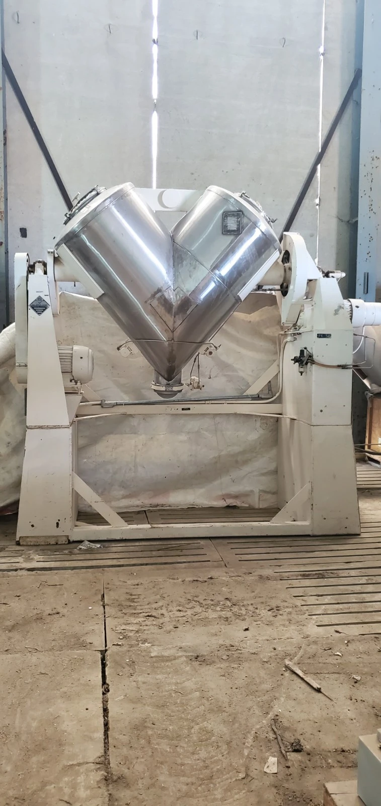 Used _UNKNOWN_ _UNKNOWN_ Double Cone - V Mixers Minnesota US | A&I Equipment #1317765