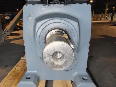 NEW SEW-EURODRIVE R137 AD7/P