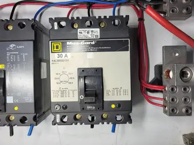 Electrical Enclosure w/ (x4) 30 Amps Breakers FAL3603015M,FAL36030
