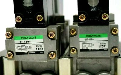 NEW CKD M4F480-08-2-C VALVE M4F480082C