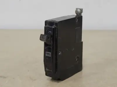 15 Amp, 1 Pole, 120/240 volts Circuit Breaker OO115
