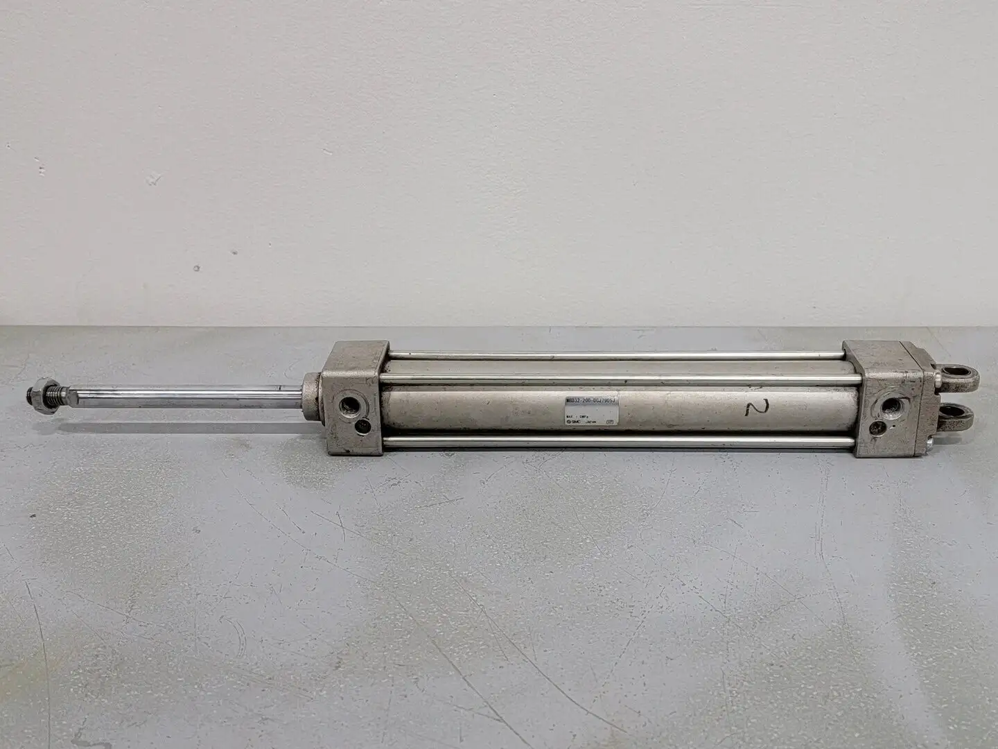 USED SMC MBD32-200-DCJ7905J
