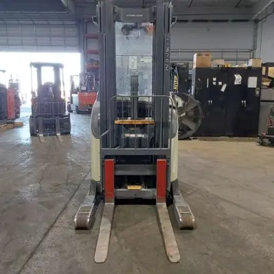 USED 2016 CROWN RR5725-45