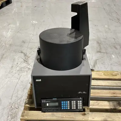 USED SAUNDERS & ASSOCIATES TEST CHAMBER MODEL 4220 FOR PARAMETRIC TESTING