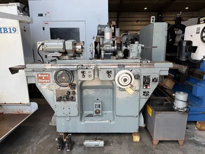 1977 BROWN & SHARPE 1020U Universal Cylindrical Grinders | GMT (1)