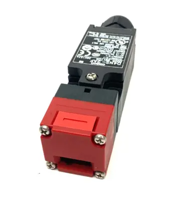 USED OMRON SAFETY DOOR SWITCH 3A/240VAC 27A/250VDC 28Z15ZA