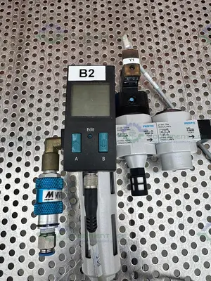 Used FESTO LFR-D-MINI REGULATOR W/ FESTO HEE-D-MINI-24 36PSI/0.25MPA Regulators California US | Equipment Lab #1285488