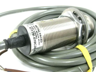 NEW ALLEN BRADLEY 871TM-B10C30-A2 PROXIMITY SENSOR SWITCH SER. A 871TMB10C30A2