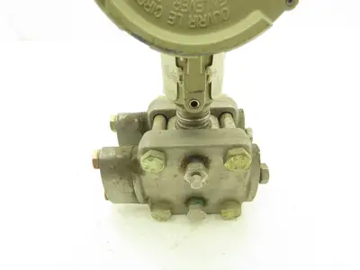 Honeywell ST3Q00 S100 R300 Temperature Transmitter -40° to 125° C 1/2"NPT