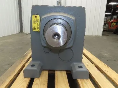 Sew-Eurodrive R137DRE132M4 Helical Gearmotor 222.6:1 Inline Reducer 7.5Hp 480V