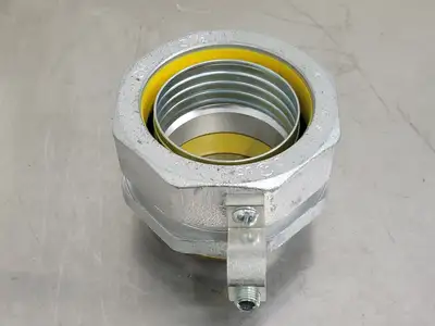 3-1/2" Liquid Tight Conduit Connector with Grounding Lug