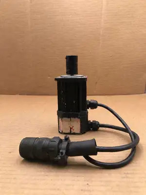 Yaskawa USAREM-01BE2K AC Servo Motor 100W 3000RPM