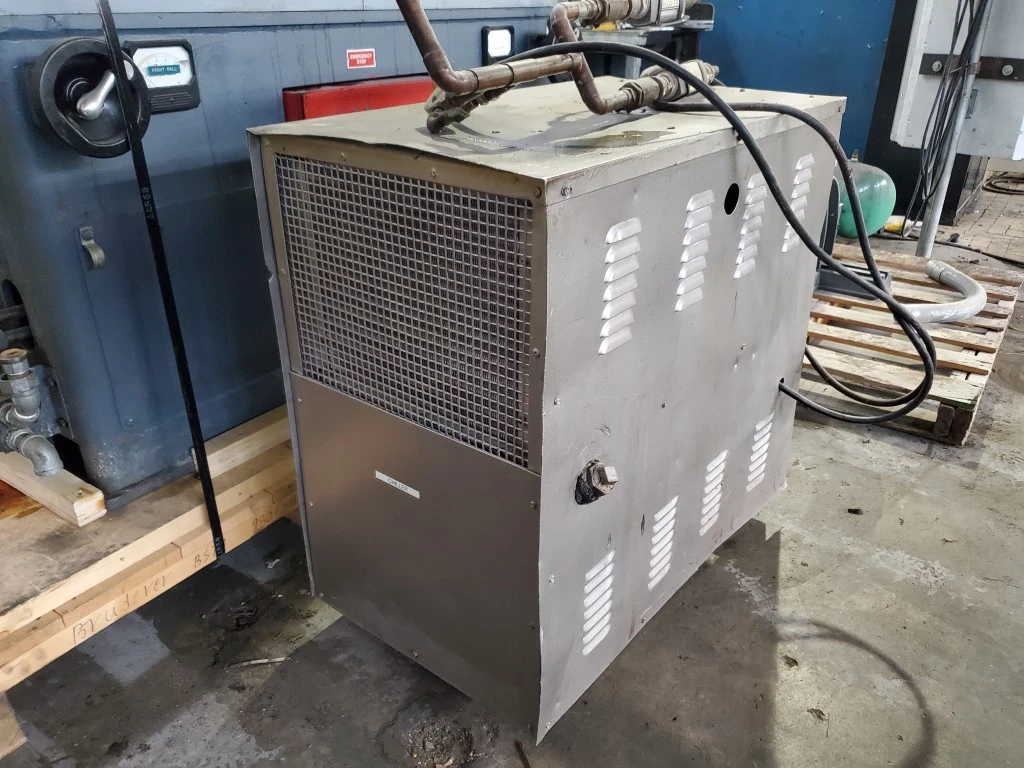 Edwards 1-Ton Liquid Chiller