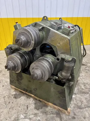 USED ROUNDO ....................... R-4YEAR NEW: ................... 1980