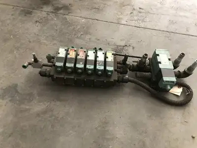 Numatics FLEXIBLOK 7-Valve Pneumatic Solenoid Valve Manifold 150PSI