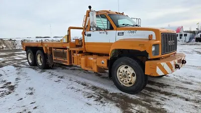 USED 2000 GMC C8500 TANDEM AXLE BED TRUCK