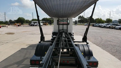 New | in-Stock 2025 MACK MD6 Rolloff Trucks Texas US | Roll Off Truck World #1491867