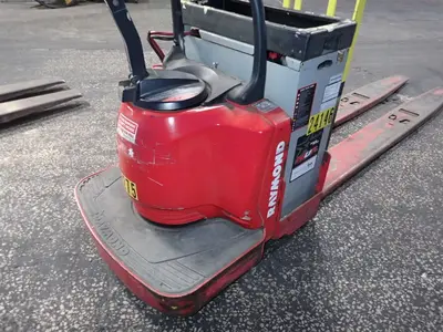 USED THE RAYMOND CORPORATION 8410