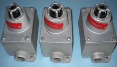QTY. 2. CROUSE-HINDS PUSH BUTTON STATIONS 11238-B ...