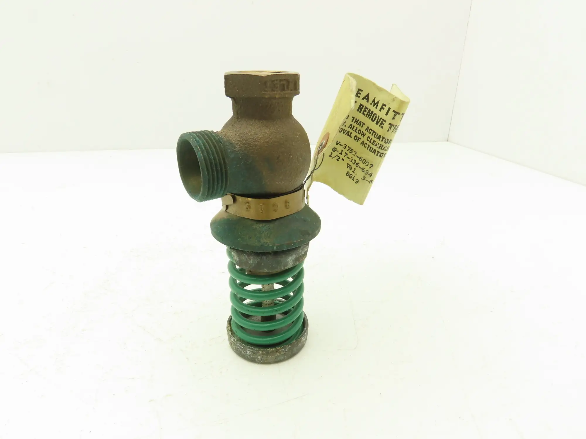 Johnson Controls V-3752-6007 1/2" Steam Union Angle Valve 3-6 PSI