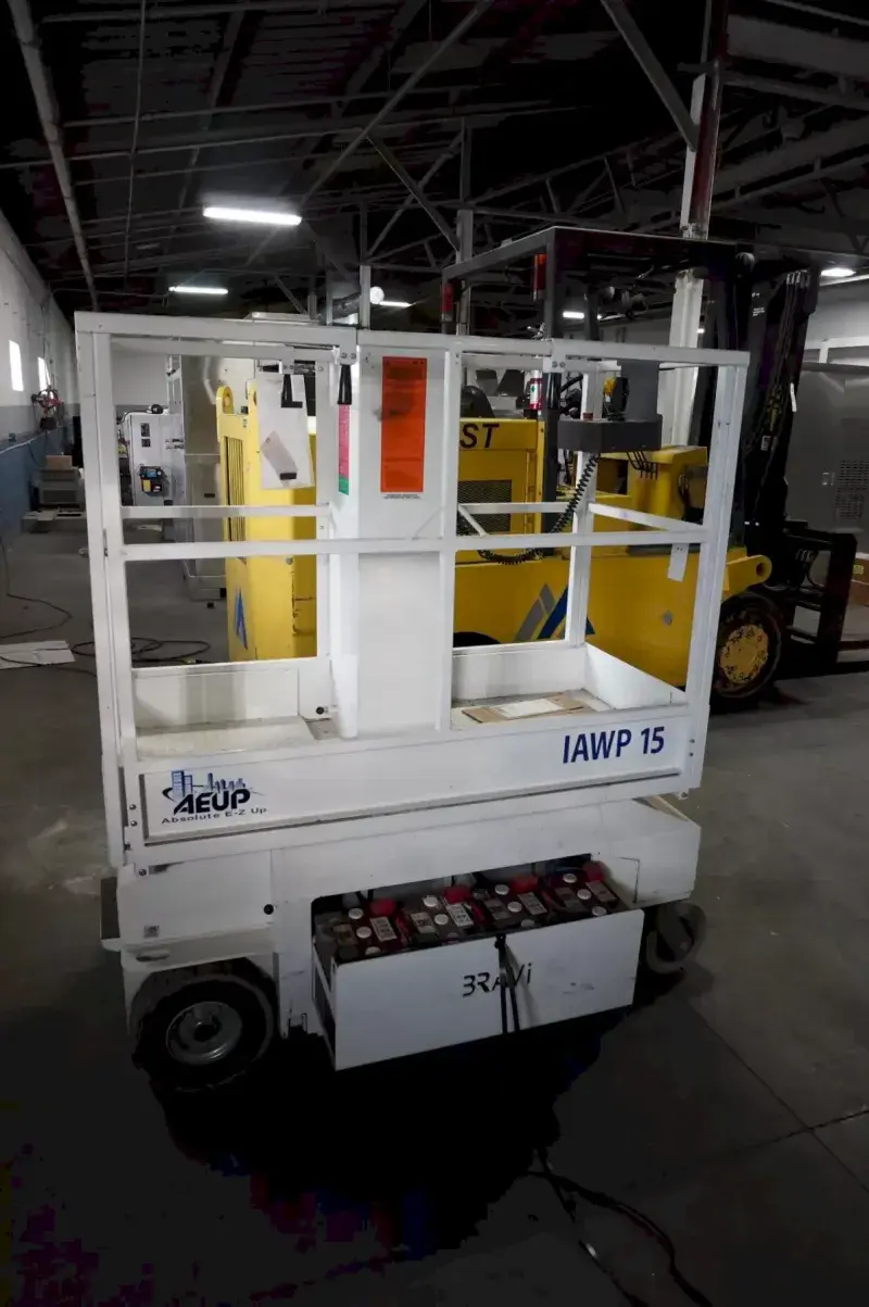 Used ABSOLUTE E-Z UP IAWP-15 Aerial Work Platforms Ohio US | Yoder Brothers machinery #1310174