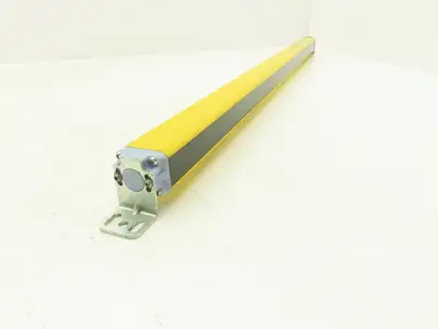Schmersal SLC440COM-E-0650-14 Safety Light Curtain Transmitter Only