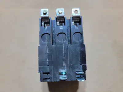 Used SQUARE D QOB350 Switchgears British Columbia CA | Lenmark #835846