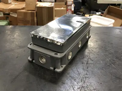 NEW HUBBELL 6275
