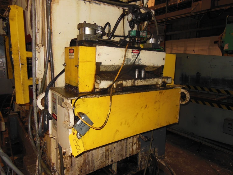 Used 2003 CHS AUTOMATION DRF-312 Servo Feeders Michigan US | Presses for Industry #403407