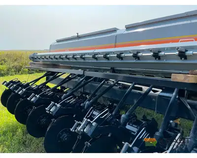Used CRUSTBUSTER _UNKNOWN_ No-Till Drills Iowa US | Keast Enterprises #1360182