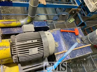 USED NEW VENTURE MFG GANG RIP SAW WITH MOVING BLADES