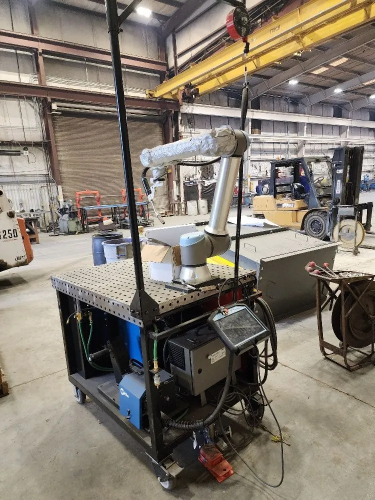 USED 2022 UNIVERSAL ROBOTS UR10E