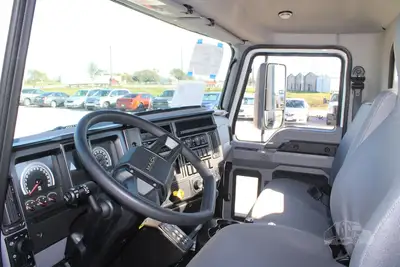 New | in-Stock 2025 MACK MD6 Hooklifts & Roll-Offs Texas US | Roll Off Truck World #1491908