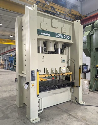 USED 2007 KOMATSU PRESSES KOMATSU E2W200-SVS PRESS