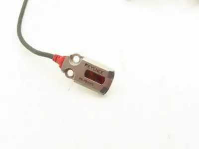 Keyence PR-FB30P3 Mini Photoelectric Sensor Flat Reflective 48" Cable  Lot of 3