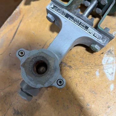 USED Fisher 1052 V100 3610J