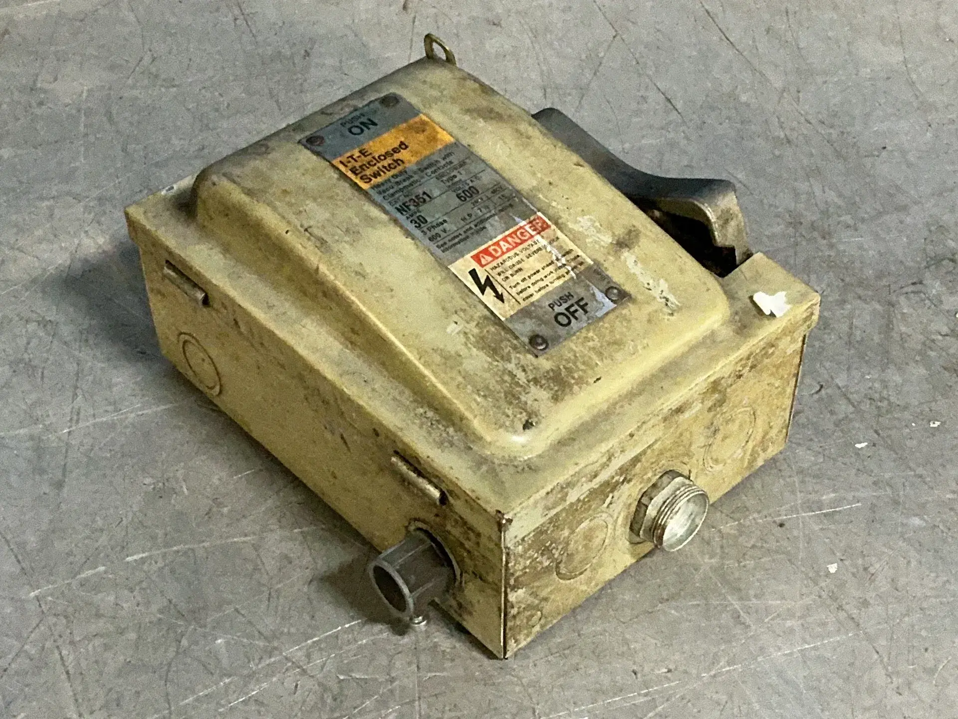 Used SIEMENS NF351 Switchgears Ohio US | HGR 24 #1288724