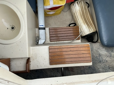 USED 1998 HUNTER TBD