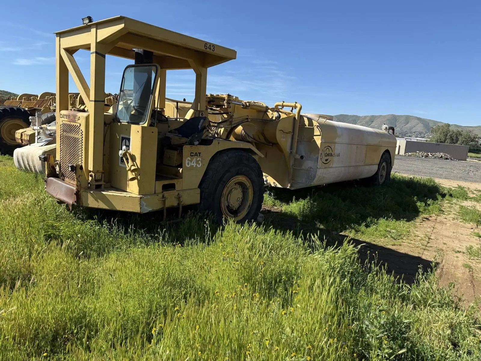 USED 1986 CATERPILLAR 613