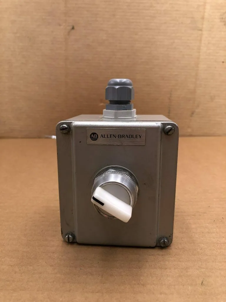 Allen Bradley 800T-24HW2KB6AX Series U Enclosed Selector Switch 24VAC 1.90W