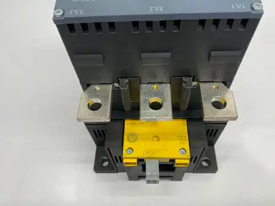 USED SIEMENS SIRIUS POWER CONTACTOR 3-POLE, UP TO 250KW