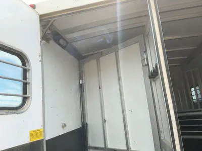 USED 2004 SUNDOWNER SUNLITE 727 TANDEM AXLE