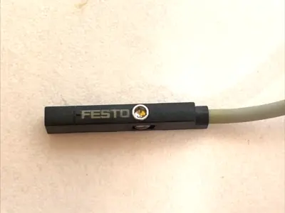 USED FESTO C-SLOT PROXIMITY SENSOR 3-WIRE PNP 24VDC 551375