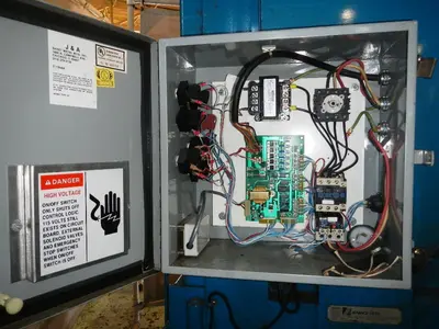 ADVANCED RECYCLING MODEL BR-9000 VERTICAL HYDRAULIC BALER