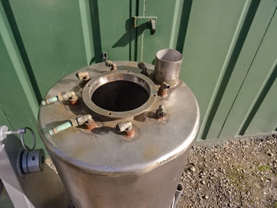 200 L S/S Enclosed Tank, Vertical