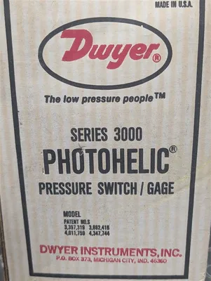 Dwyer 3100C Photohelic Pressure Gauge Assembly 0-10 Inches of Water New NIB