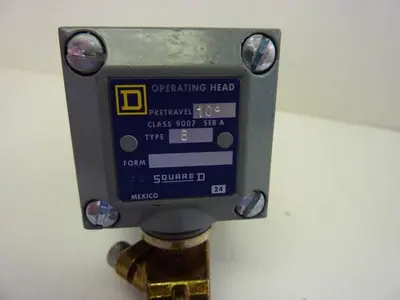 USED SQUARE D 9007C54B2P10Y19021